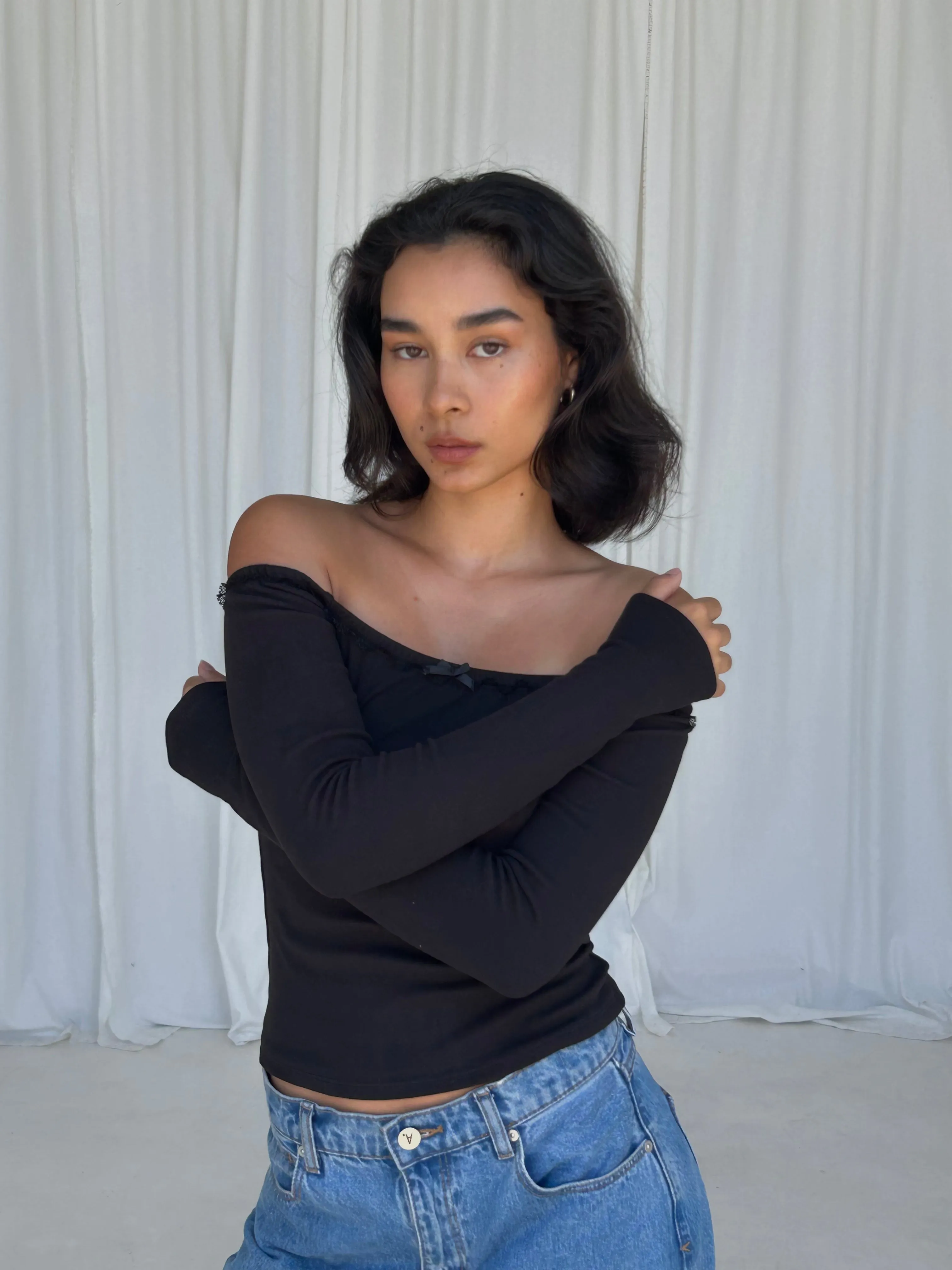 Off Shoulder Long Sleeve - Noir