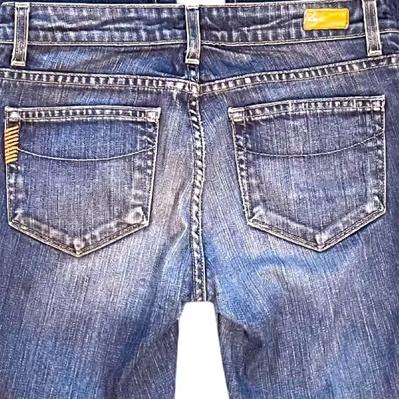 Paige Melrose Straight Leg Low Rise Blue Denim Jeans with Frayed Hem. Size 27