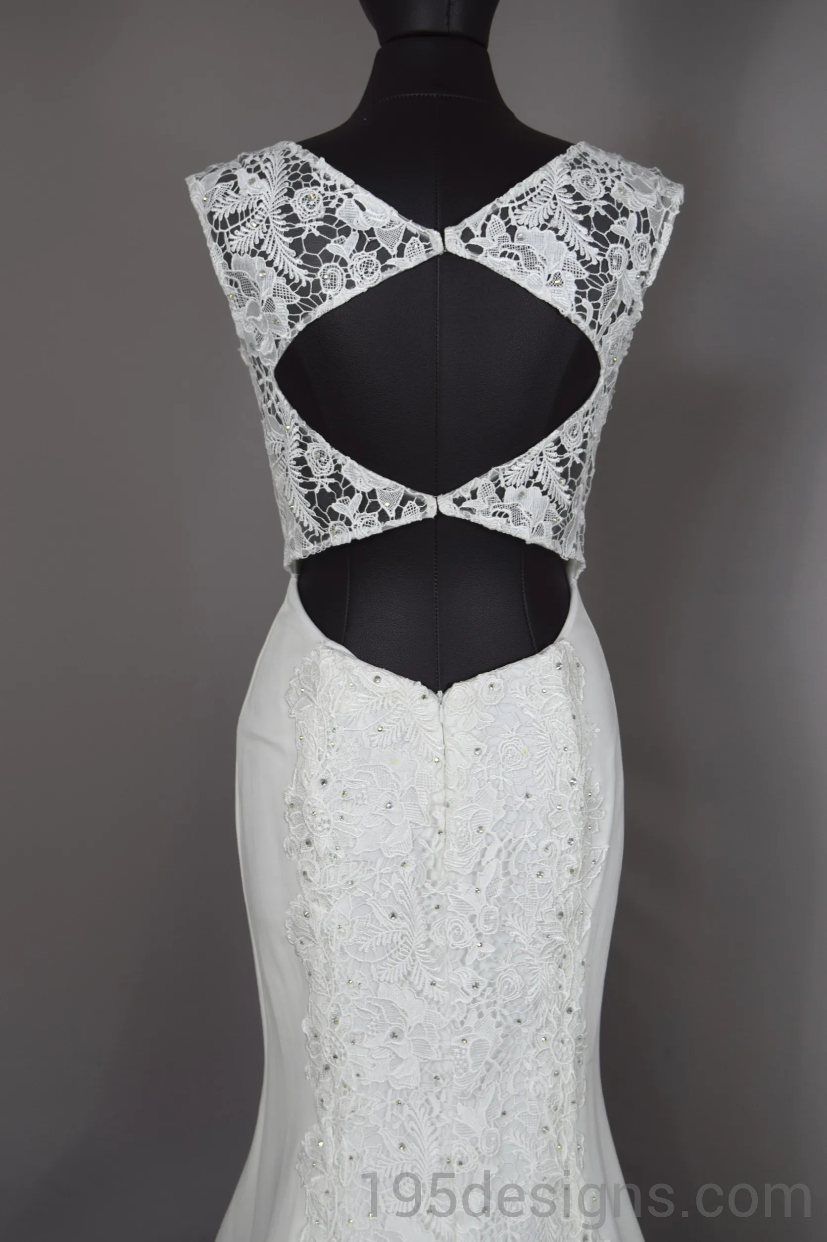 PANOPLY V-NECK LACE EVENING GOWN Wedding Dress