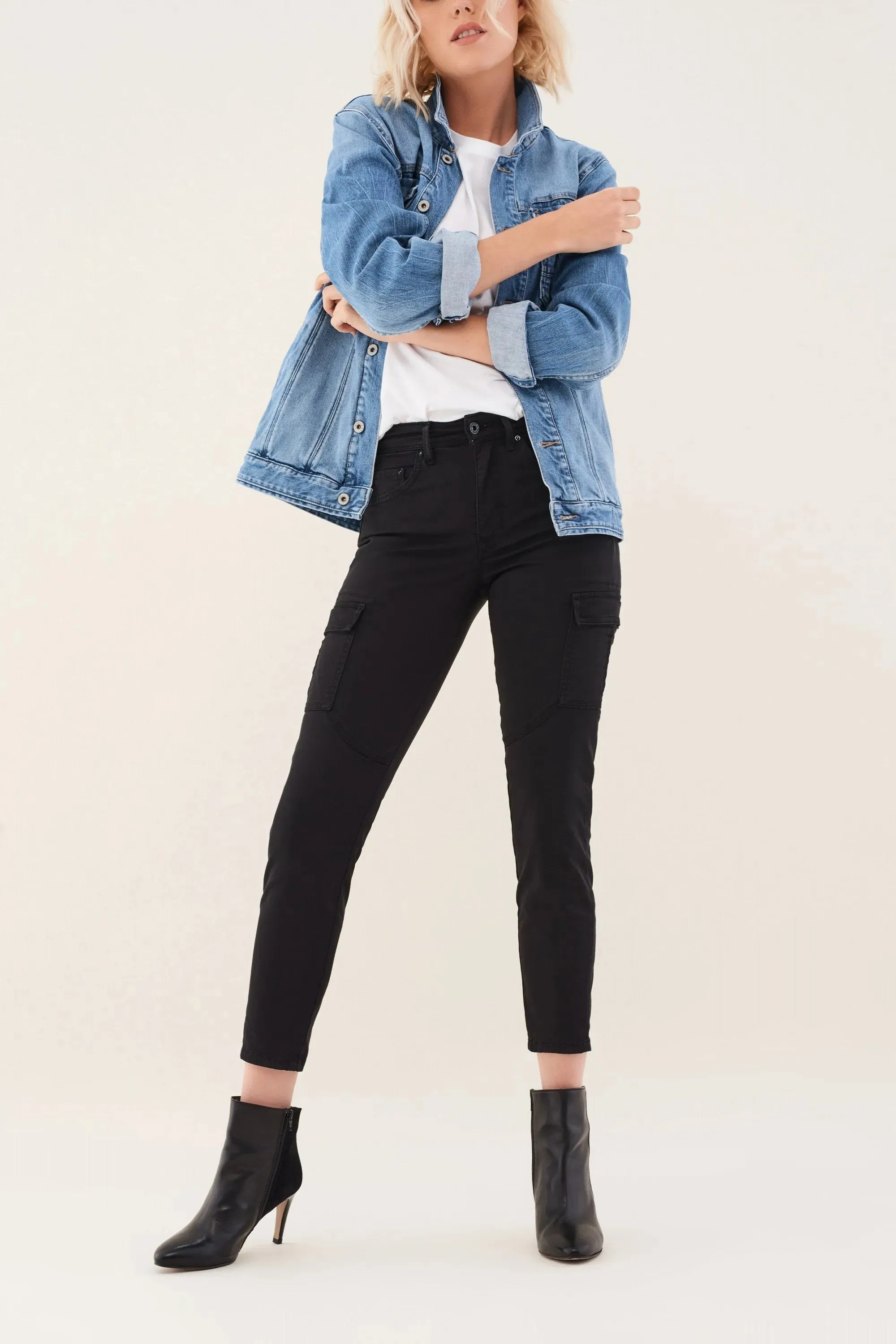 PANTALONES CARGO SECRET GLAMOUR CAPRI EN SARGA