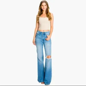 Petra super high-rise 70s inspired jeans CUTE! Cute butt great length! L…