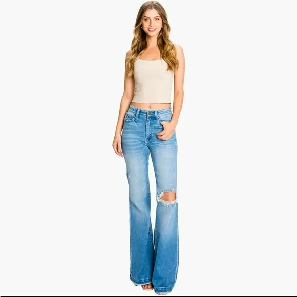 Petra super high-rise 70s inspired jeans CUTE! Cute butt great length! L…
