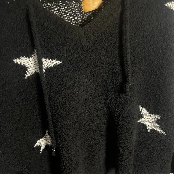 POL black star printed fleece pullover sweater