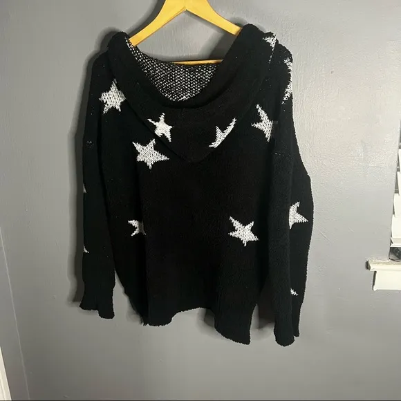 POL black star printed fleece pullover sweater