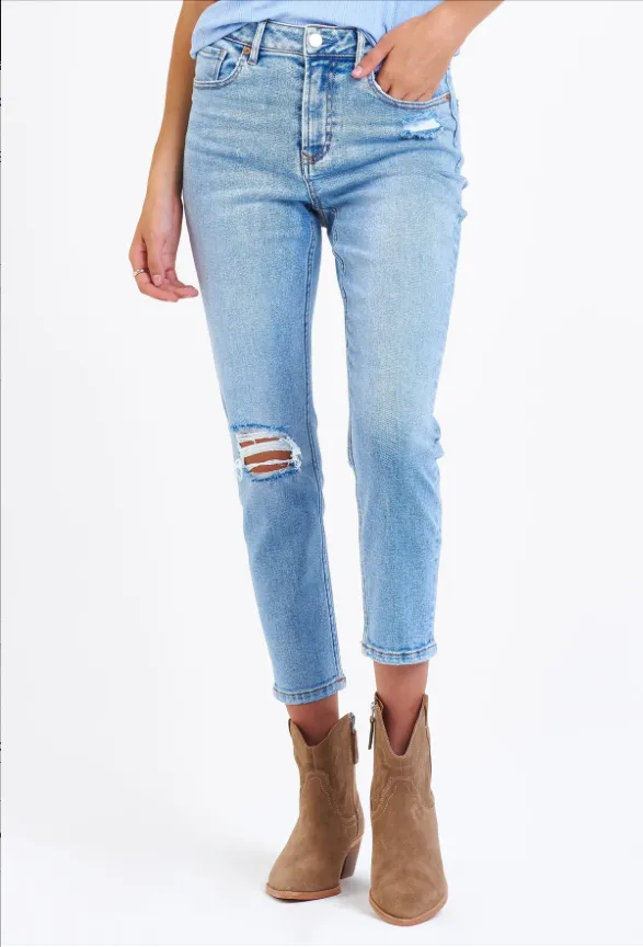ROXI SUPER HIGH RISE CROPPED MOM JEANS STARLITE