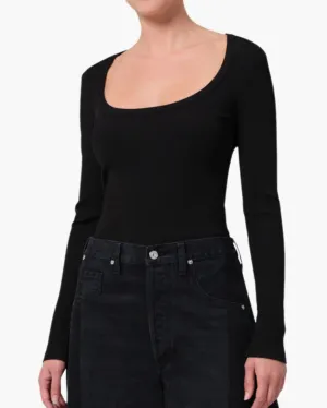 RUMI SCOOP NECK IN BLACK