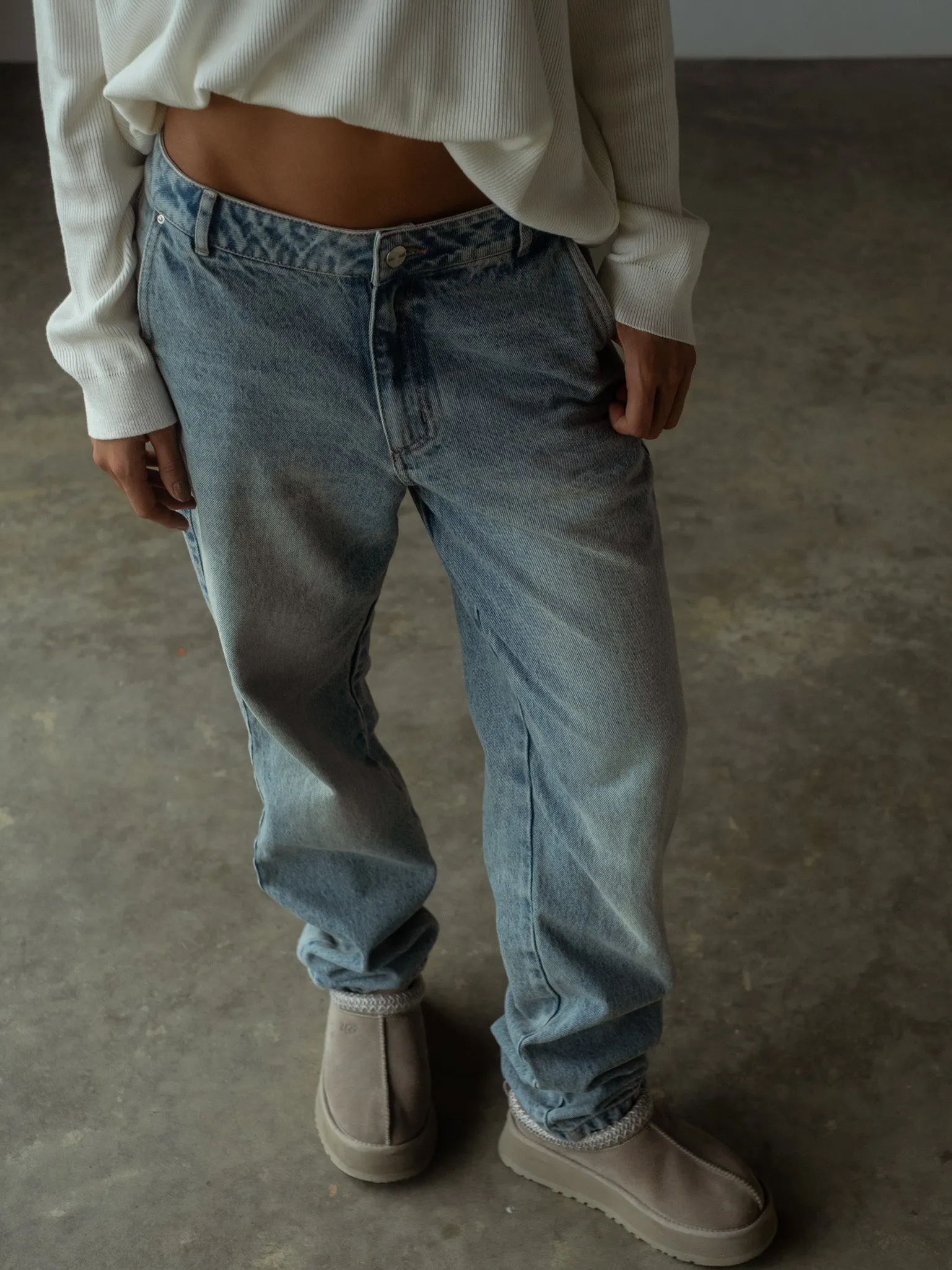 STRAIGHT LEG JEAN  - CLEARLY BLUE