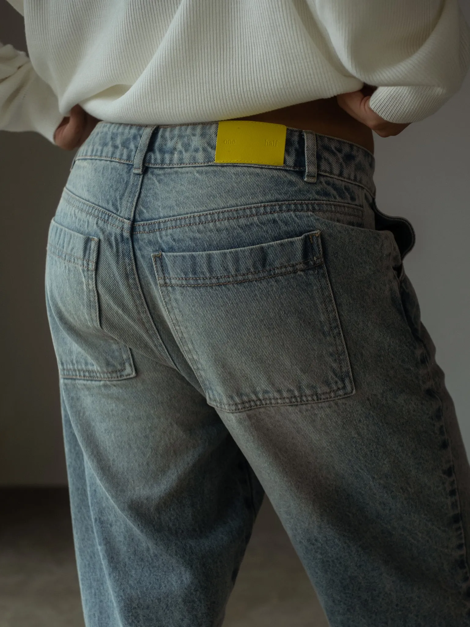 STRAIGHT LEG JEAN  - CLEARLY BLUE