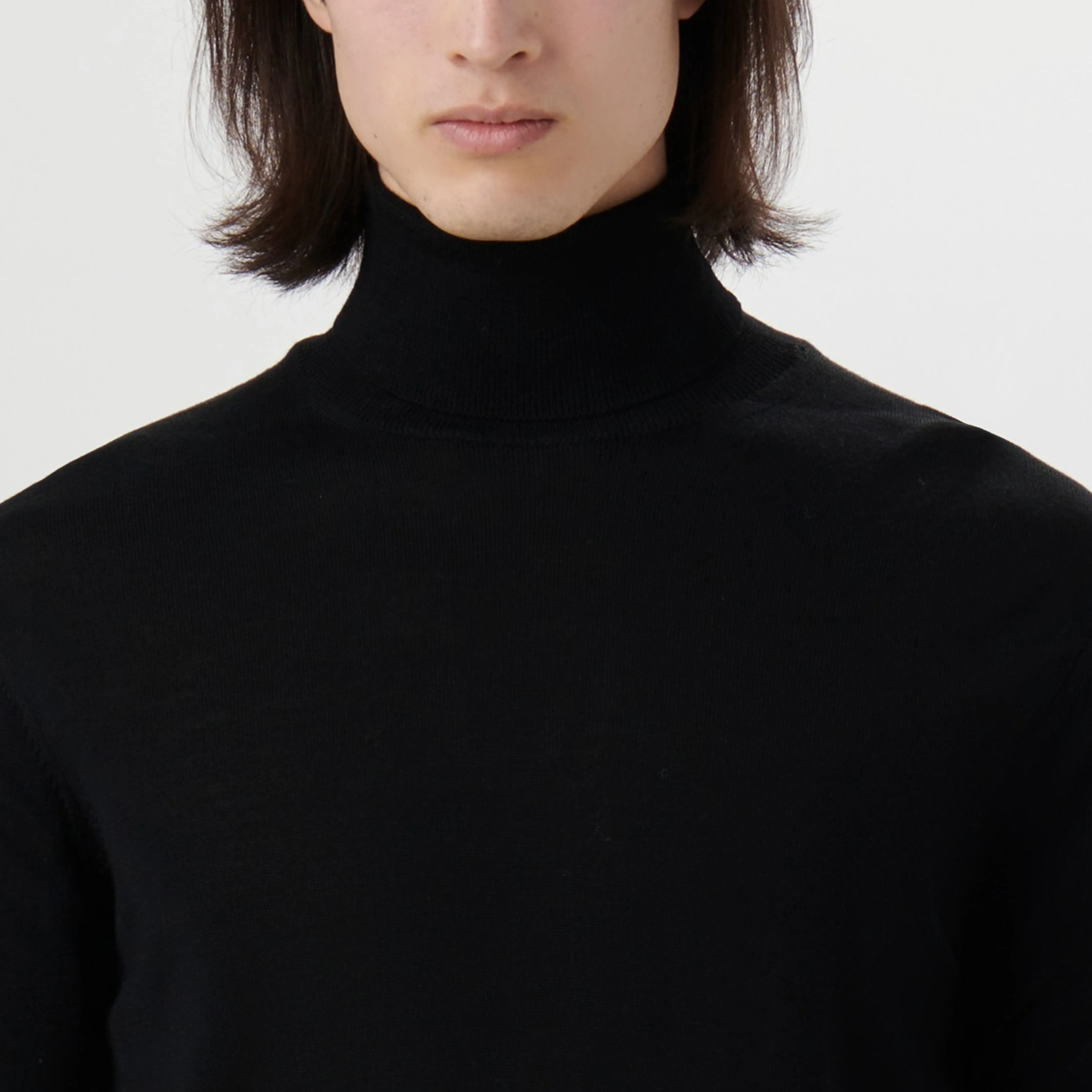 Super Merino Solid Turtleneck Sweater