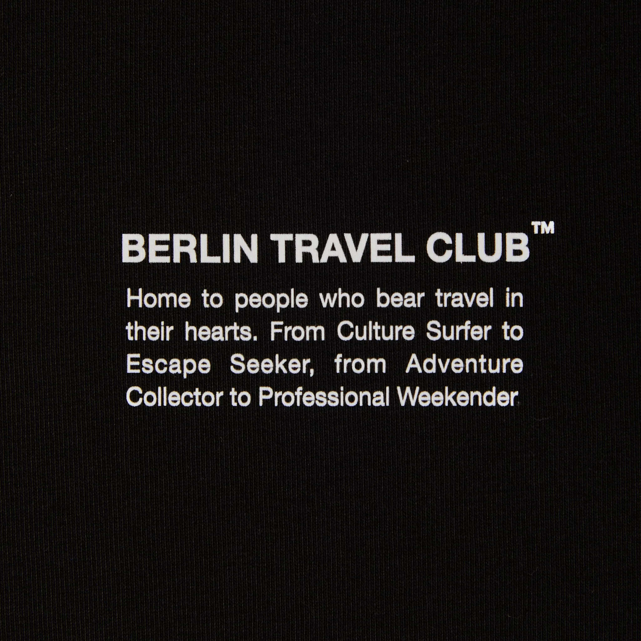 T-Shirt Long Sleeve "Berlin Travel Club Typo" - black