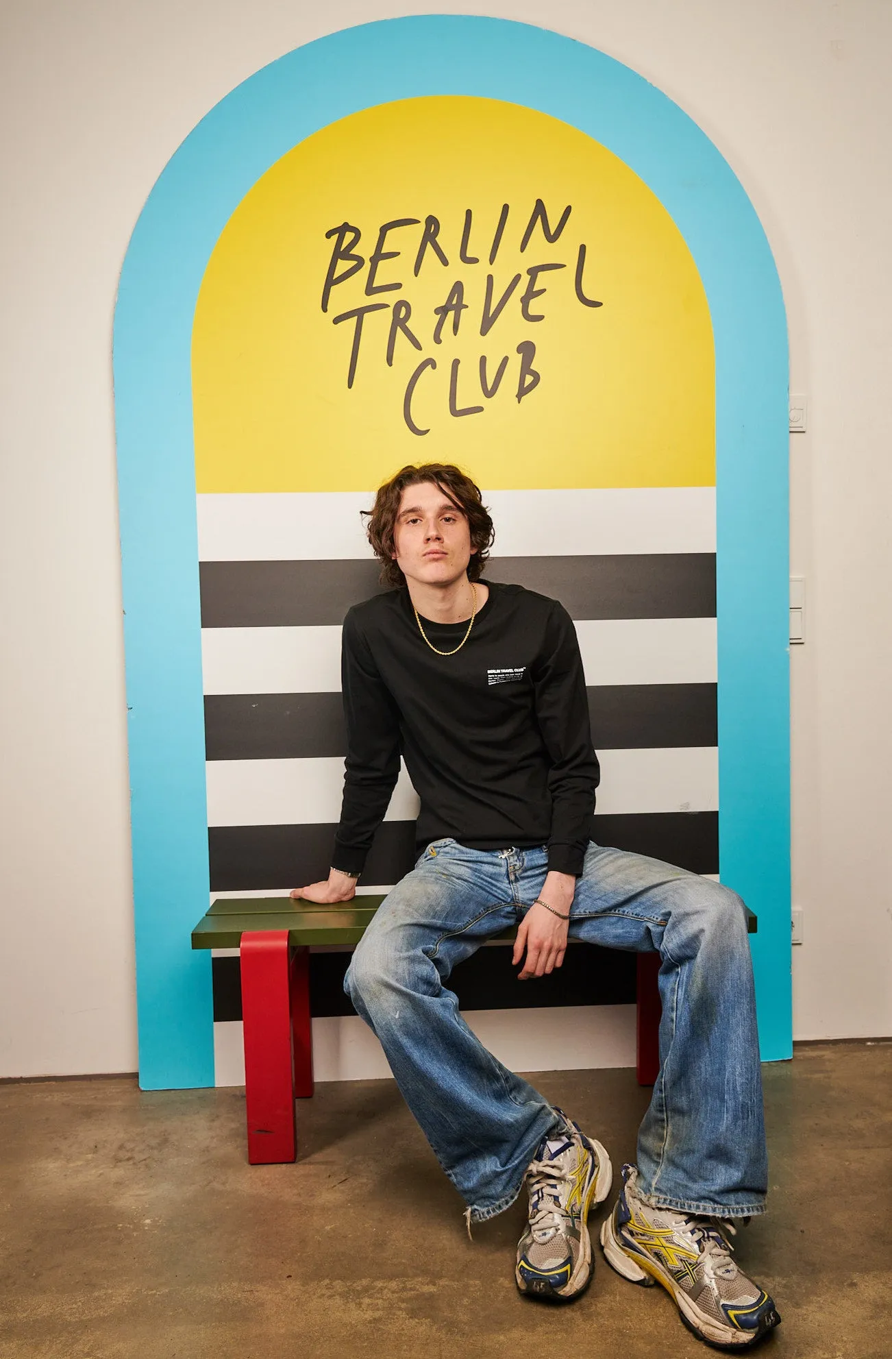 T-Shirt Long Sleeve "Berlin Travel Club Typo" - black