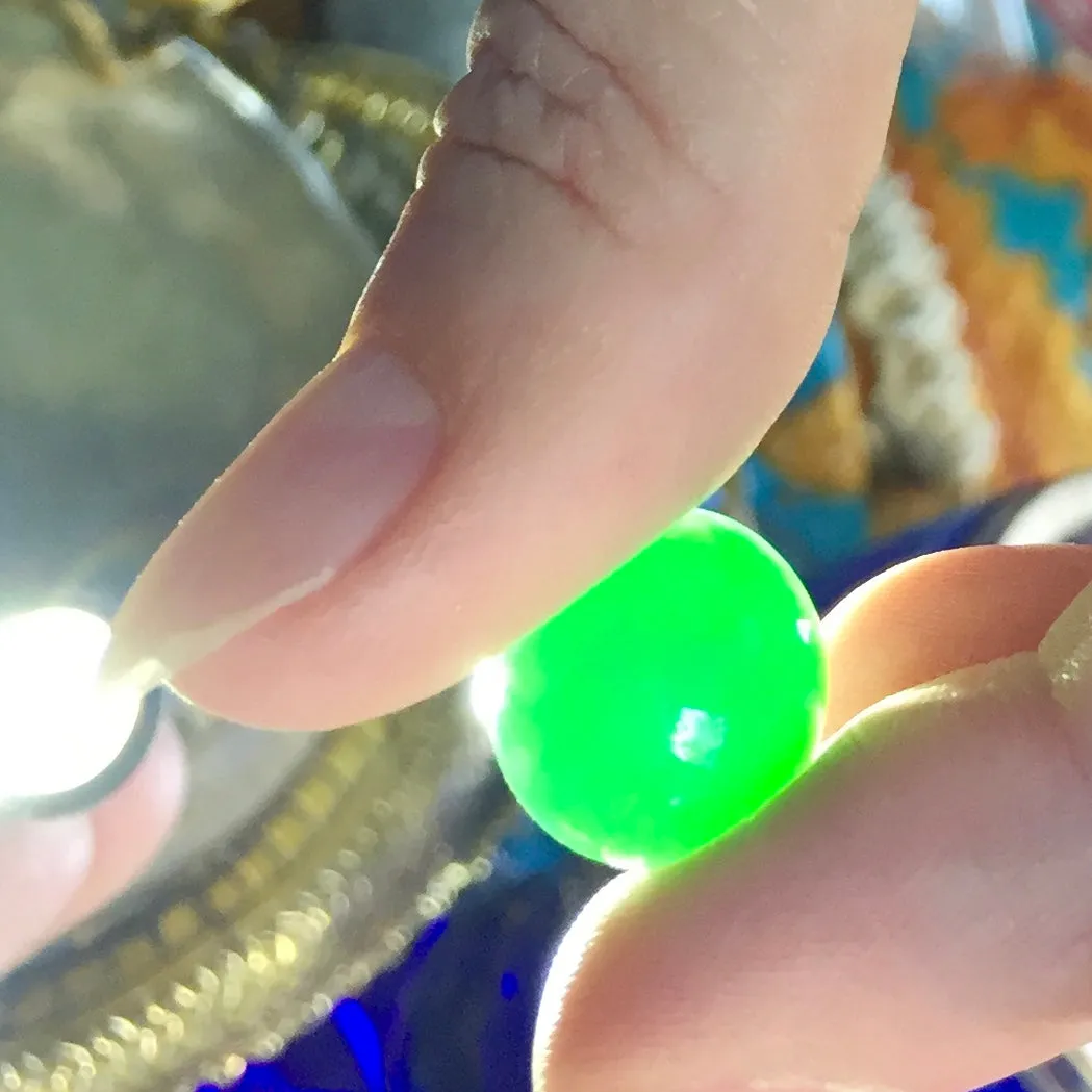 USE 12.73 ct. Marlborough Green Chalcedony, 12.73 ct. Cabochon, Master cut Top Quality