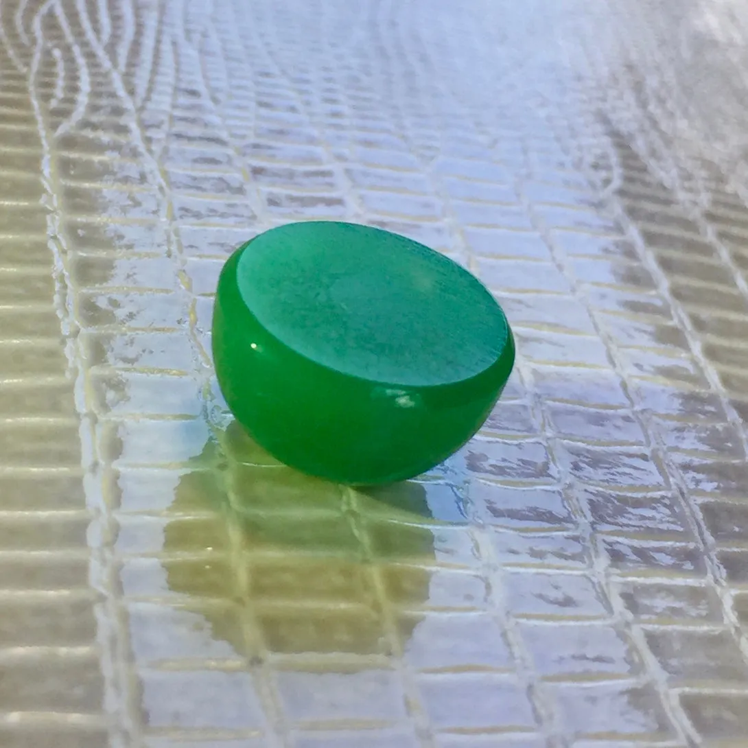 USE 12.73 ct. Marlborough Green Chalcedony, 12.73 ct. Cabochon, Master cut Top Quality