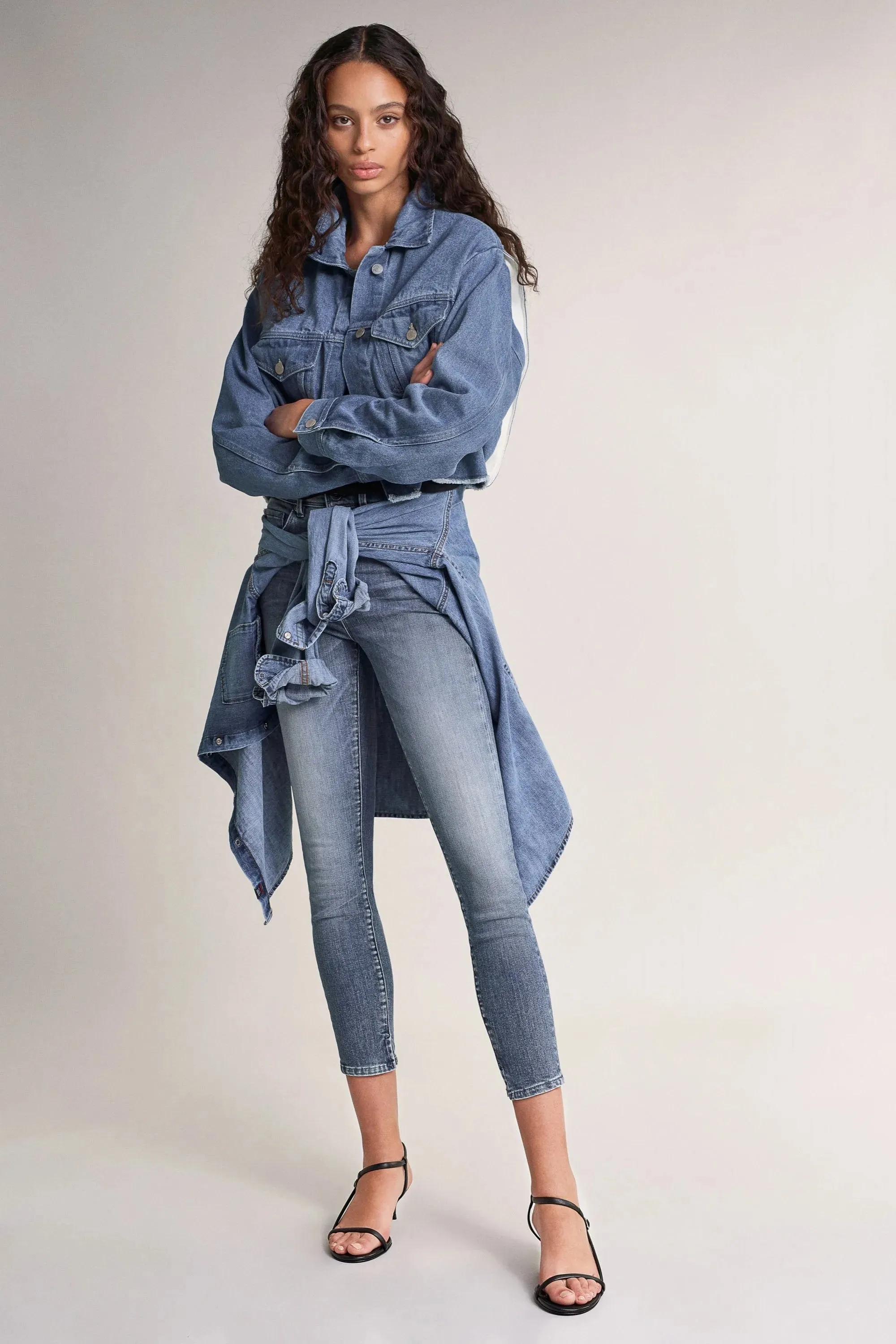 Vaqueros Push In Secret Glamour capri claros