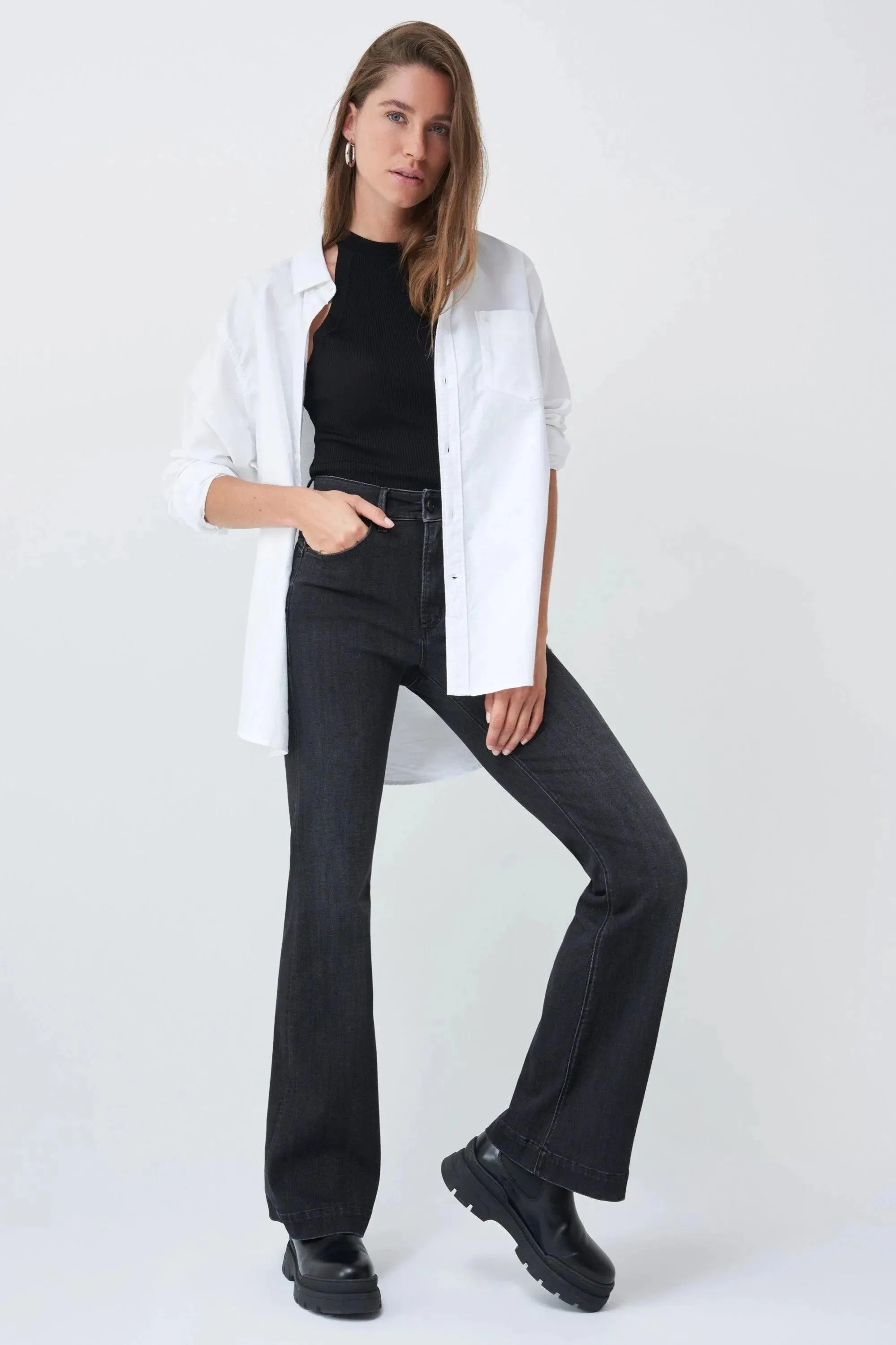 Vaqueros Push In Secret Glamour flare
