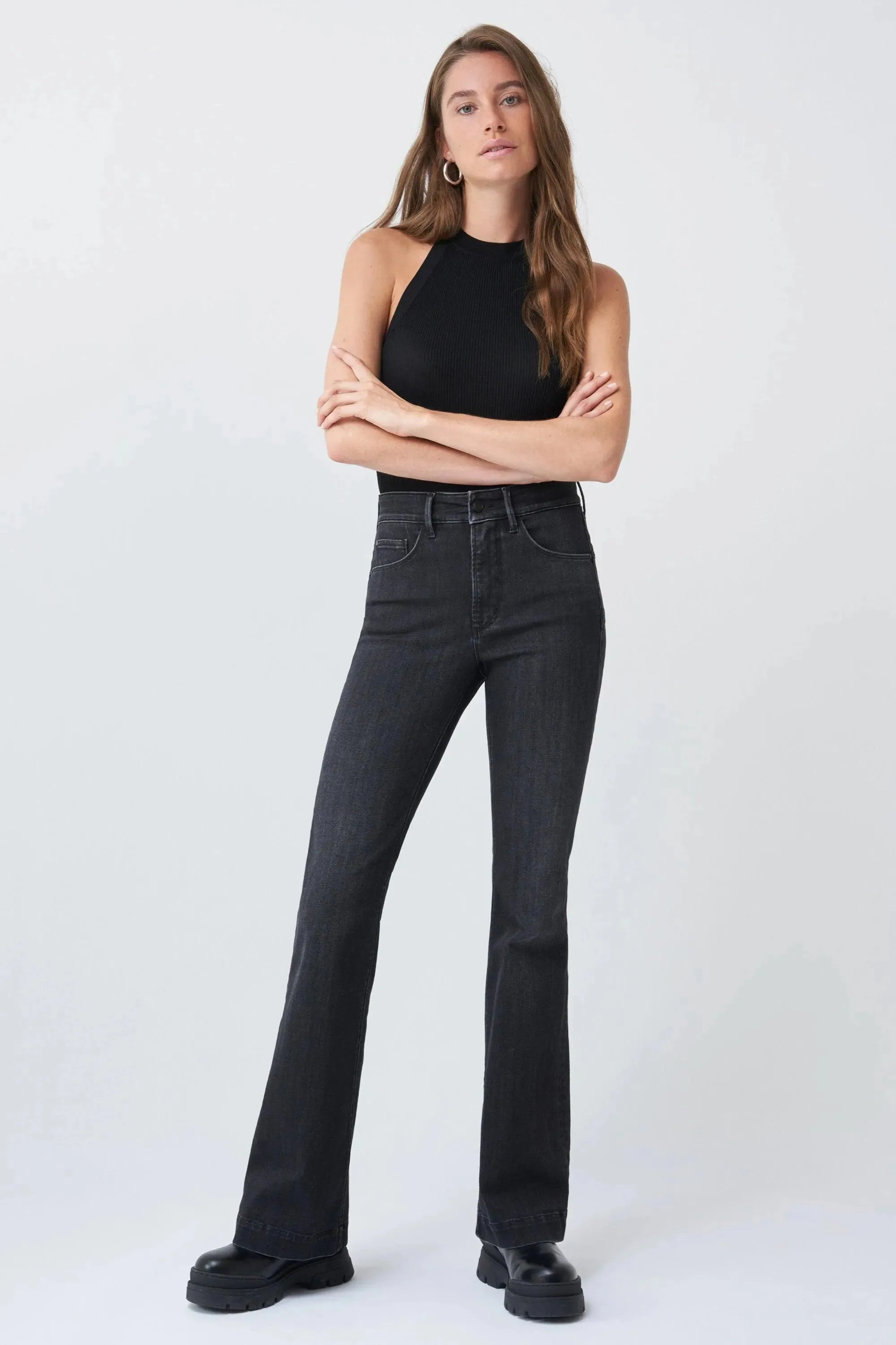 Vaqueros Push In Secret Glamour flare