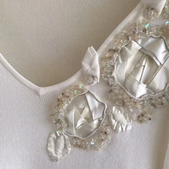 Vintage flower appliqué iridescent beaded ecru cream sweater long sleeve blouse