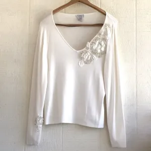 Vintage flower appliqué iridescent beaded ecru cream sweater long sleeve blouse