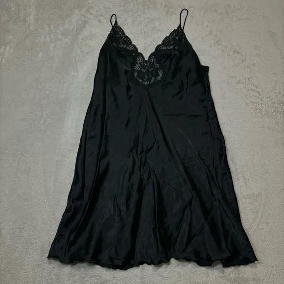 Vintage Olga Black Liquid Satin‎ Nightgown Negligee Size 36