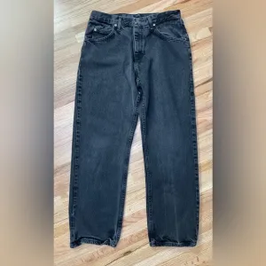 Vintage Wranger Jeans. High waisted, relaxed fit. Size 32x30.