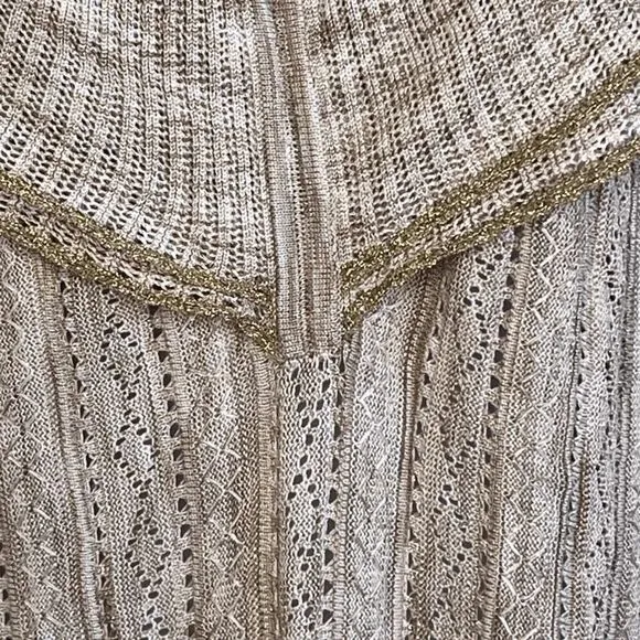 White House Black Market  Ruffled V-Neck Lurex Pullover Sweater Oat Tan Sz S NWT