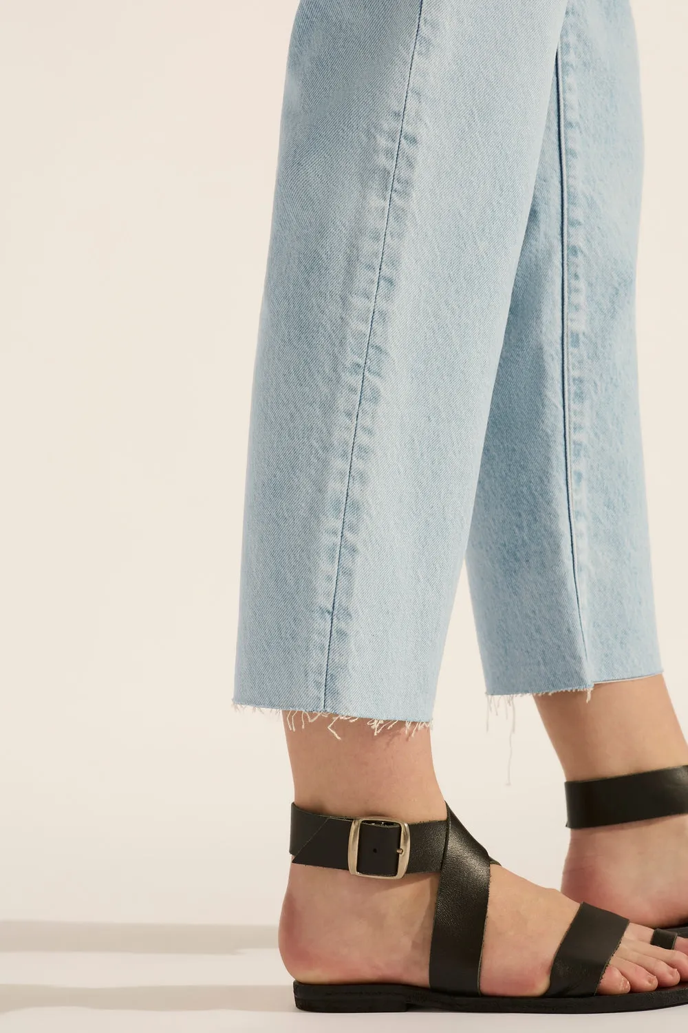 Zoe Crop High Straight Jean Basis